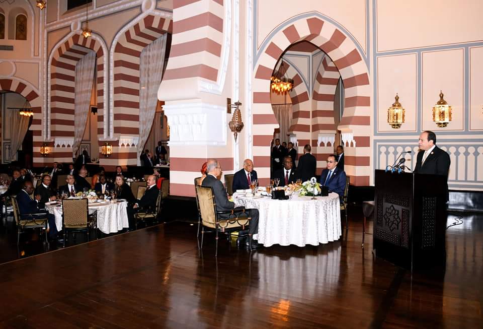 الرئيس السيسي يقيم مأدبة عشاء لرؤساء الدول والوفود المشاركة بمنتدي أسوان