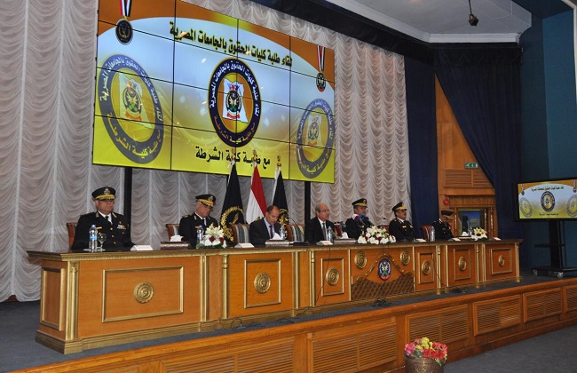 أكاديمية الشرطة تستقبل طلبة كليات الحقوق من الجامعات المصرية لتعريفهم بدورها في إعداد وتأهيل الضباط | صور