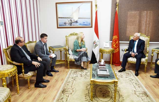 محافظ بورسعيد يستقبل القائمة بأعمال السفارة الروسية بالقاهرة| صور