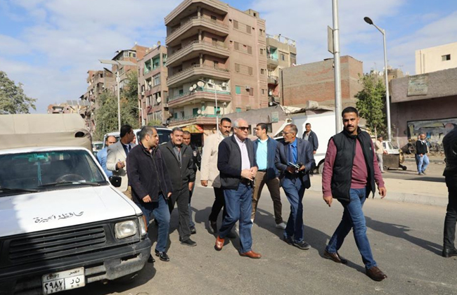 محافظ الجيزة يوجه بالاستفادة من المحلات المغلقة التابعة للأحياء وطرحها للشباب | صور