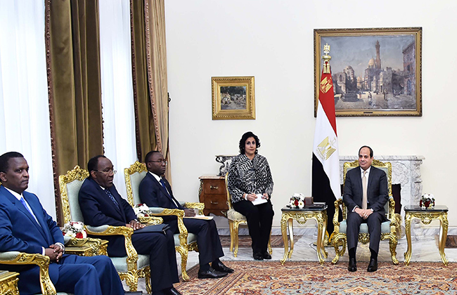 الرئيس السيسي يستقبل وفدا من الكونغو الديمقراطية ويؤكد دعم مصر الكامل لبلادهم
