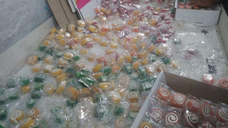 ضبط  ألف عبوة حلوى مغشوشة داخل مصنع بالإسكندرية