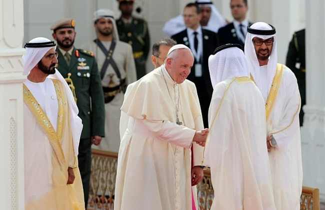 بابا الفاتيكان بالقصر الرئاسي بأبو ظبي