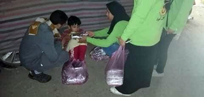 وجبات ساخنة لأطفال الشوارع بالزقازيق ضمن مبادرة "حياة كريمة"