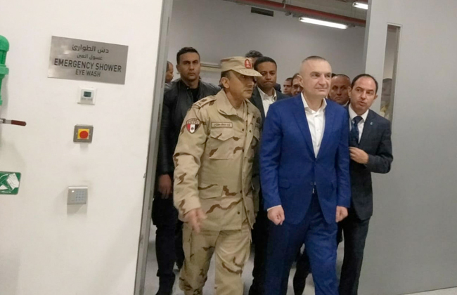 الرئيس الألبانى خلال زيارتة للمتحف المصري الكبير