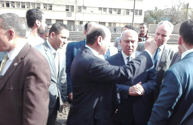 وزير النقل يتفقد برج الشمال واستراحة السائقين بمحطة مصر
