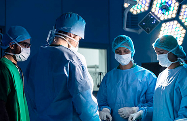  الصحة تنفي عدم جاهزية المستشفيات الحكومية لإجراء العمليات الجراحية الحرجة 