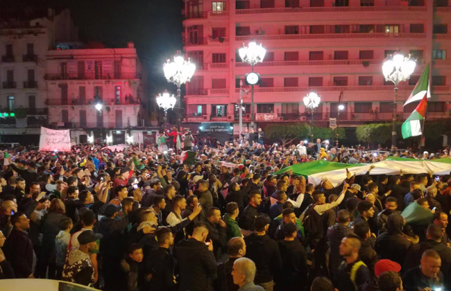 الجزائر من بداية الاحتجاجات إلى استقالة بوتفليقة| صور
