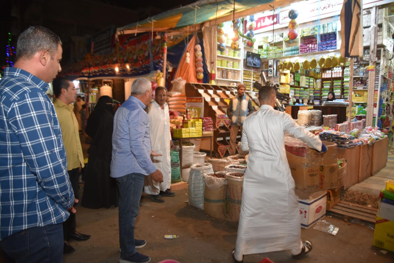 محافظ مطروح يقود حملة لإزالة الإشغالات بمدينة مرسى مطروح 