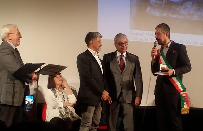 التشكيلي جمال مليكة يتسلم ميدالية السيناتو لرئيس جمهورية إيطاليا | صور