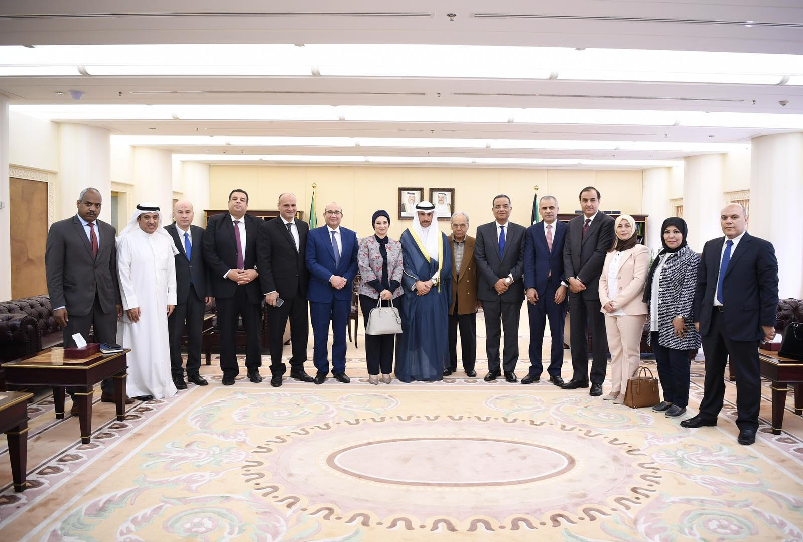 رئيس مجلس الأمة الكويتي يلتقي وفدا من رؤساء تحرير الصحف المصرية | صور