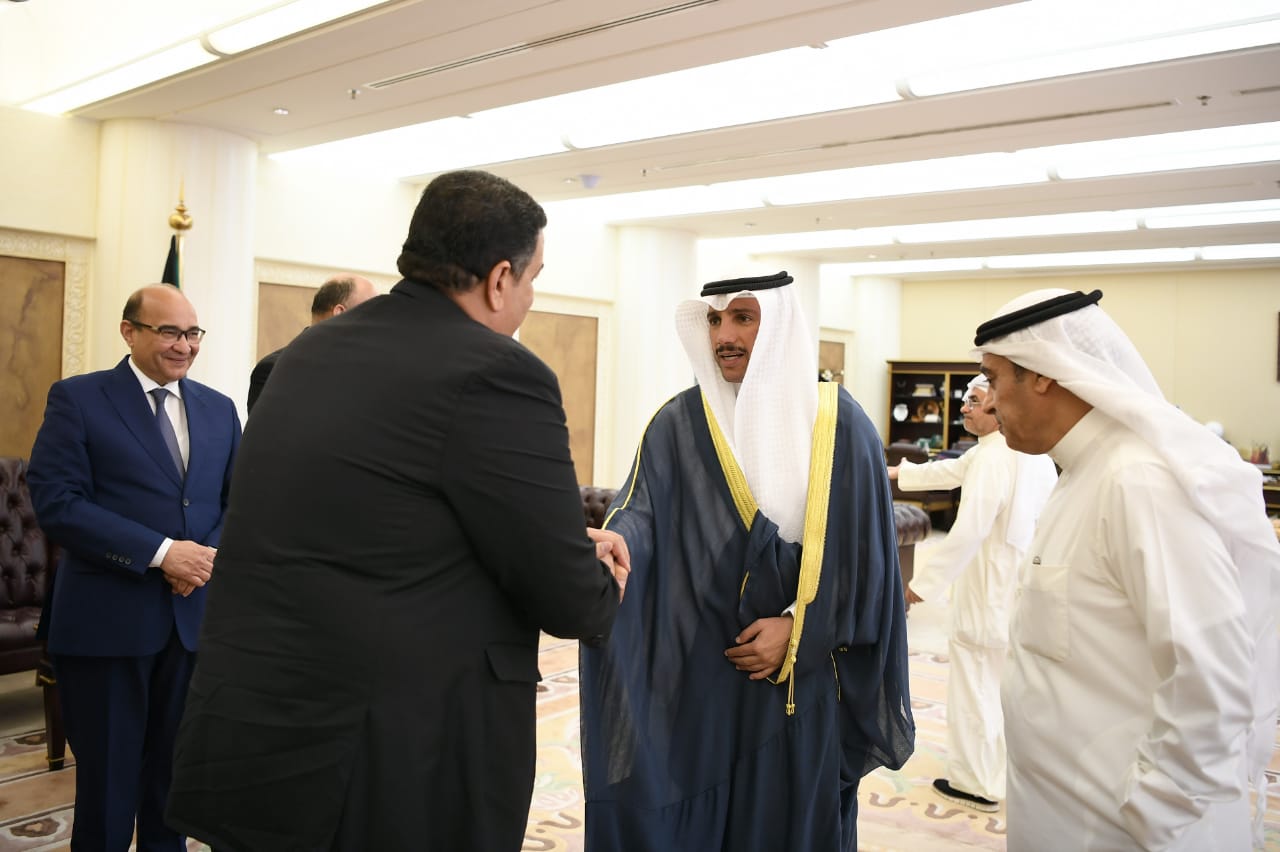 رئيس مجلس الأمة الكويتى خلال لقائه عبدالرازق توفيق