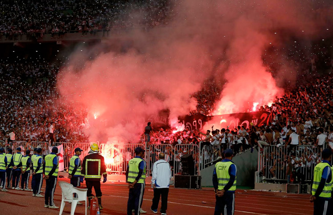 جمهور الزمالك يحيي ذكرى شهداء الأهلي خلال مواجهة نهضة بركان| صور