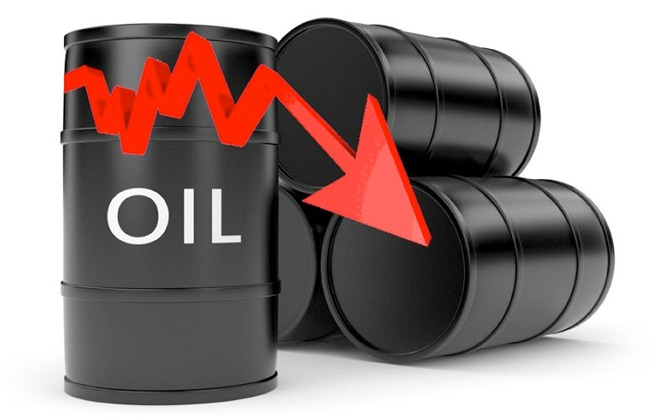 أسعار النفط تتراجع مع مخاوف من تباطؤ الاقتصاد العالمي 
