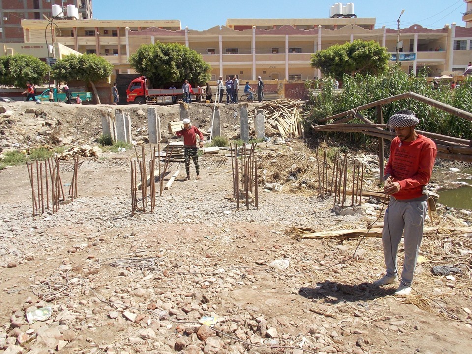 استئناف أعمال إنشاء كوبري عتريس على ترعة القضابة بمدينة دسوق