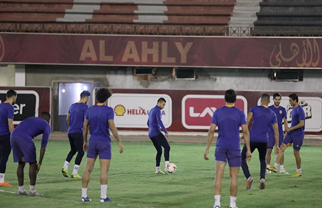 فحص طبي للاعب الأهلي قبل مران اليوم