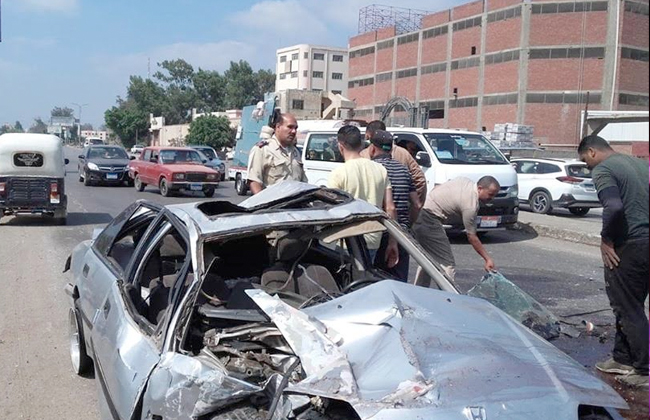 مصرع وإصابة  مواطنين في تصادم بين سيارتين بطريق القصير  مرسى علم