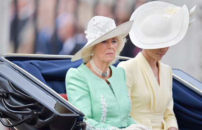 "مارثون القبعات" بعيد ميلاد الملكة إليزابيث 