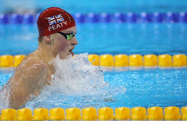 البطل الأوليمبي آدم بيتي يغيب عن بطولة السباحة البريطانية