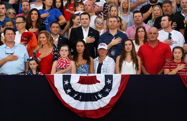 في استعراض للقوة ترامب يلقي كلمة خلال الاحتفال بذكرى استقلال الولايات المتحدة لا يستطيع أحد أن يهزمنا|صور 