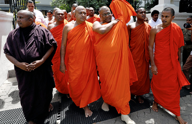تأهب أمني بسريلانكا مع عقد متطرفين بوذيين أول اجتماع منذ هجمات عيد القيامة | صور