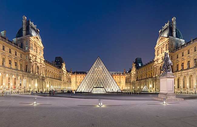 متحف اللوفر في باريس يعود إلى النور بعد كورونا  يوليو المقبل