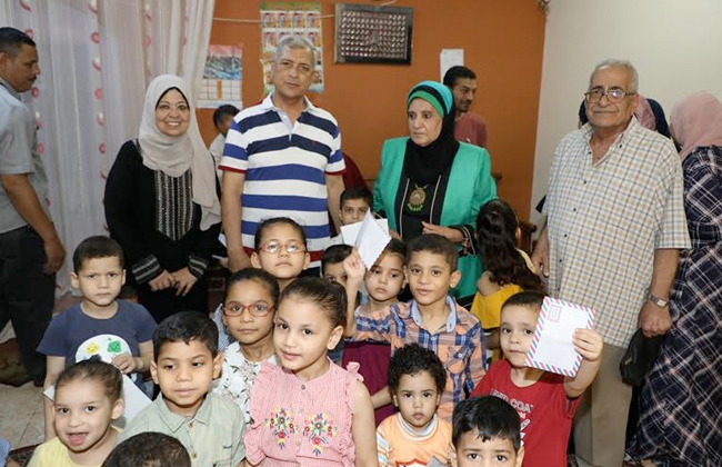 بمناسبة عيد الأضحى المبارك محافظ المنوفية يتفقد دور الأيتام ويوزع العيدية على الأطفال بشبين الكوم | صور