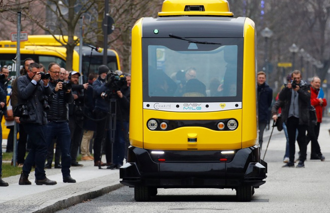 برلين تختبر أول حافلة ذاتية القيادة في النقل العام