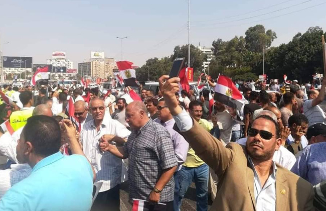 مسيرات تأييد للرئيس في المنيا ومواطن الجميع خرج ليقول تحيا مصر 