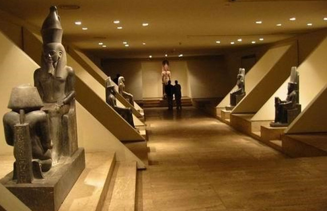 بعد مرور أكثر من عقدين على اكتشافه الآثار تعرض تابوتا في متحف الأقصر لأول مرة