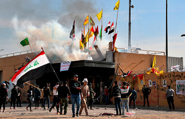 استهداف السفارة الأمريكية في العراق بعدة صواريخ دون وقوع إصابات