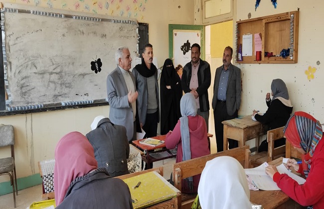 وكيل تعليم شمال سيناء يتفقد الامتحانات بمدارس الشيخ زويد |صور - بوابة  الأهرام