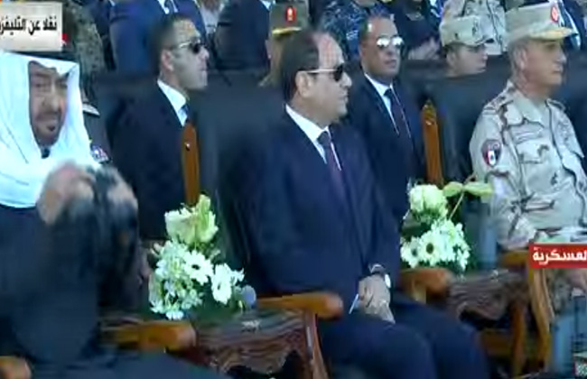 الرئيس السيسي يشاهد الفيلم التسجيلي حماية وطن حول مناورة قادر 