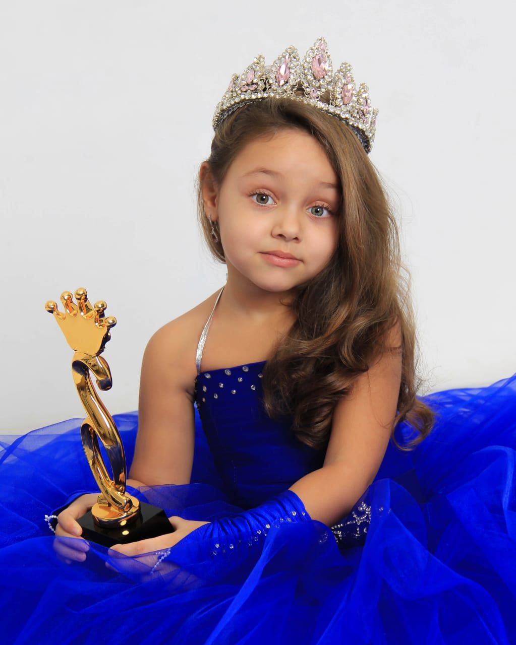 بمشاركة 350 ألفًا.. طفلة مصرية تحصل على لقب ملكة جمال الصغار في روسيا |صور  - بوابة الأهرام