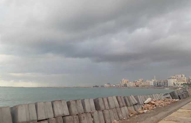 طقس الإسكندرية اليوم الإثنين أمطار غزيرة وعواصف 