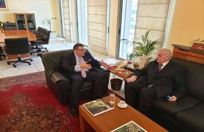 سفير مصر بلبنان يناقش إمكانية إقامة معرض للكتاب المصري في لبنان