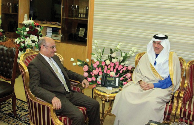 وزير العدل يستقبل السفير السعودي لاستعراض مجالات التعاون بين البلدين