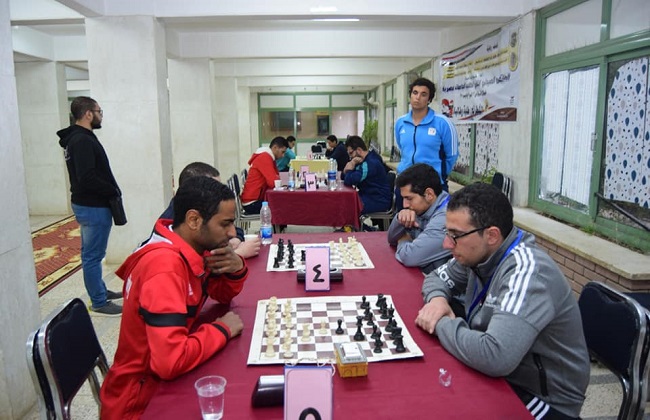 انطلاق فعاليات مسابقات الشطرنج وكرة القدم والطلاب المثاليين بجامعة سوهاج | صور 