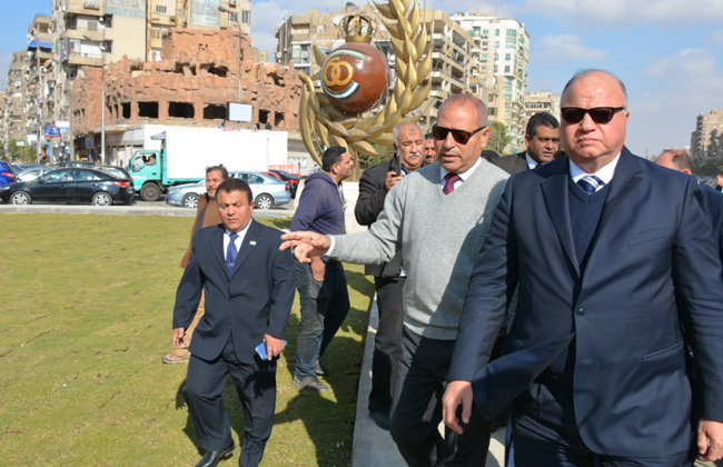 أهدتهما الأردن لمصر محافظ القاهرة يتابع تطوير جداريتين في مصر الجديدة | صور