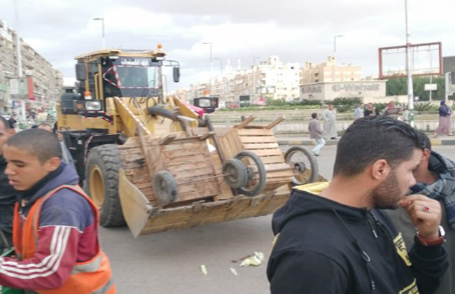 جهاز  أكتوبر يشن حملات مكبرة لإزالة الإشغالات والإعلانات المخالفة بعدة مناطق بالمدينة |صور