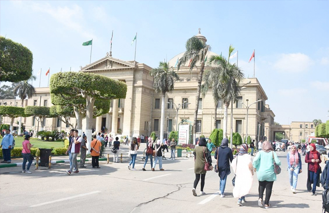 جامعة القاهرة تنفذ أكبر خطة للأنشطة الطلابية بنظام الـأون لاين