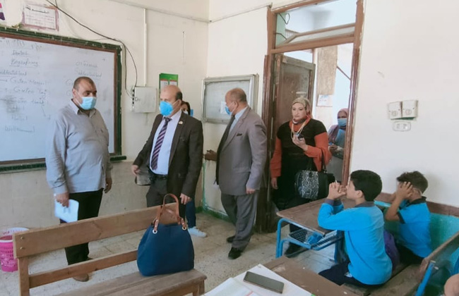 رئيس حي عين شمس يتابع الإجراءات الوقائية بعدد من المدارس والمعاهد الأزهرية  - بوابة الأهرام