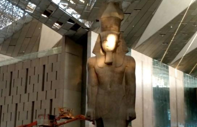 للمرة الأولى.. تعامد الشمس على وجه الملك رمسيس الثاني بالمتحف المصري  الكبير| فيديو - بوابة الأهرام