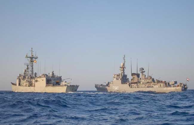 القوات البحرية المصرية والإسبانية تنفذان تدریبا بحريا عابرا فى نطاق الأسطول الجنوبى بالبحر الأحمر