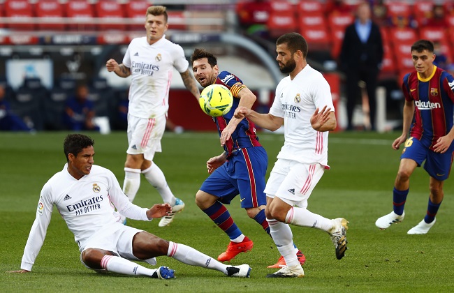 برشلونة يكشف عن قميص خاص لمباراة الكلاسيكو ضد ريال مدريد 