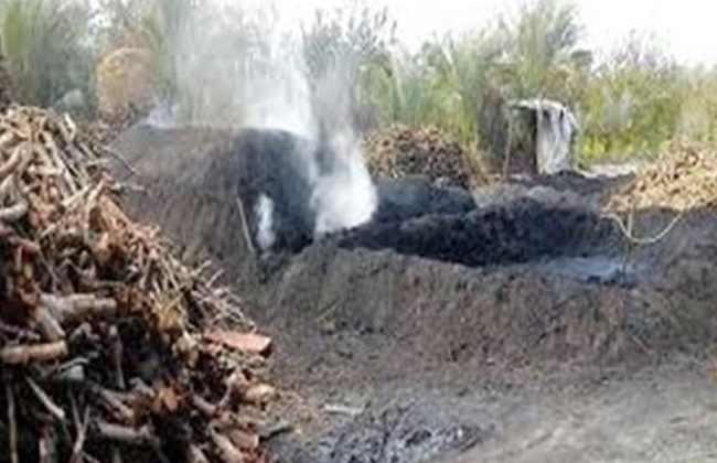 إزالة  مكمورة فحم مخالفة في مركز الدلنجات بالبحيرة