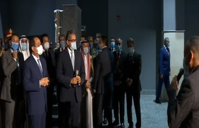 الرئيس السيسي يتفقد صالات العرض بمتحف شرم الشيخ