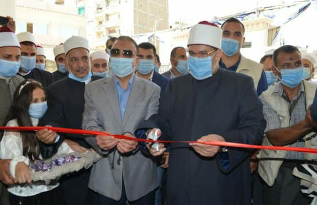وزير الأوقاف ومحافظ الإسكندرية يشهدان توزيع لحوم صكوك الأضاحي | صور