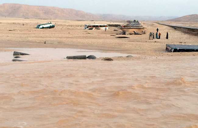 أمطار ورعد في سيناء والأرصاد غرق مركبات ولا خسائر في الأرواح  
