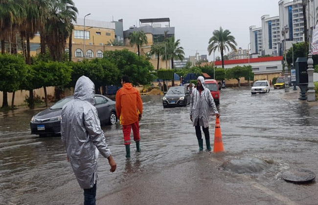 ننشر تفاصيل مواجهة الهلال الأحمر لتداعيات الطقس السيئ |صور